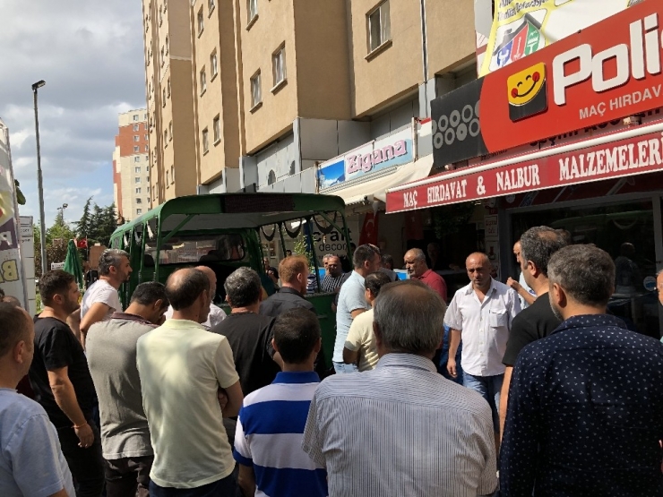 İş Arkadaşı Tarafından Dolandırılan Adam İş Yerinde Kendini Astı