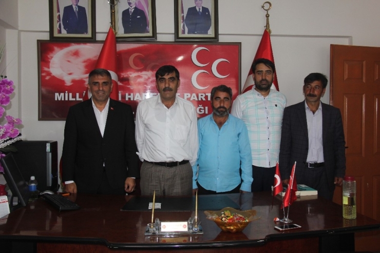 Sp’li Belediye Meclis Üyeleri İstifa Edip Mhp’ye Geçti