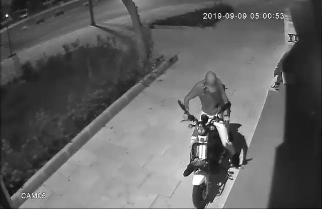 Elektrikli Bisikleti Kilidi İle Birlikte Çaldı