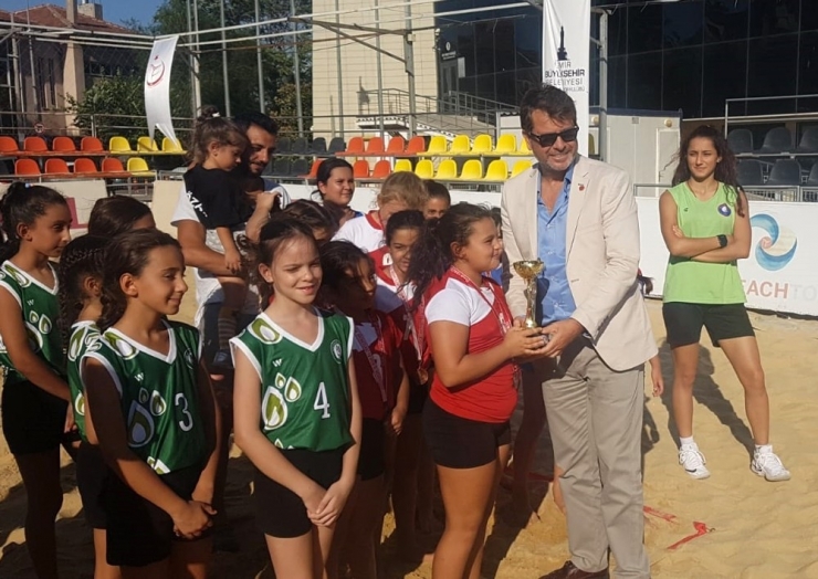 Büyükşehir’de Plaj Şöleni