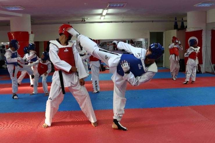 Bayraklı’dan Avrupa Şampiyonası’na