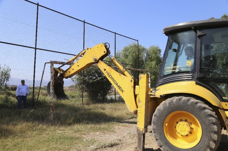 Efeler Belediyesi, Çeştepe Futbol Sahasına El Attı