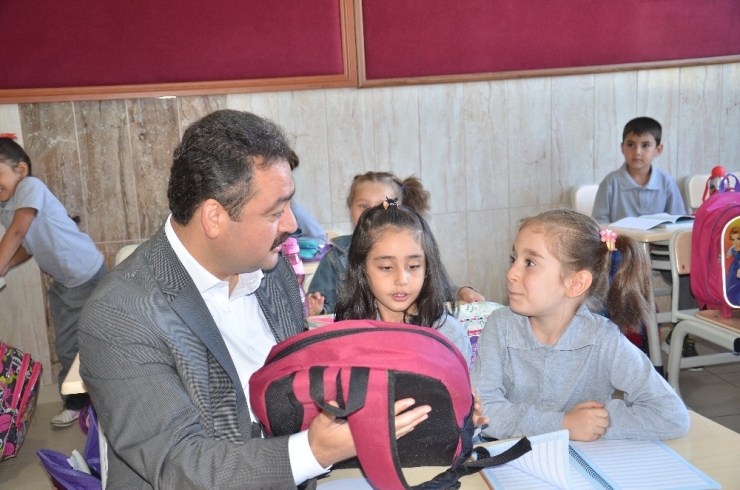 Elbistan Belediyesi’nden 3 Bin Öğrenciye Eğitim Seti Hediyesi