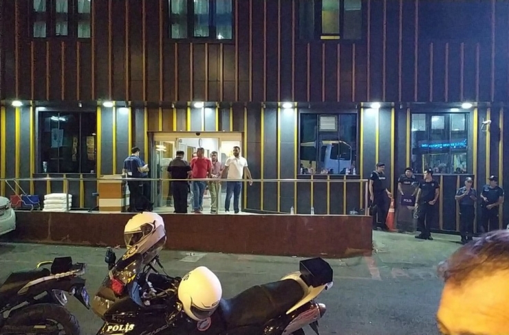 Gaziosmanpaşa’da Silahlı Saldırganlar Dehşet Saçtı