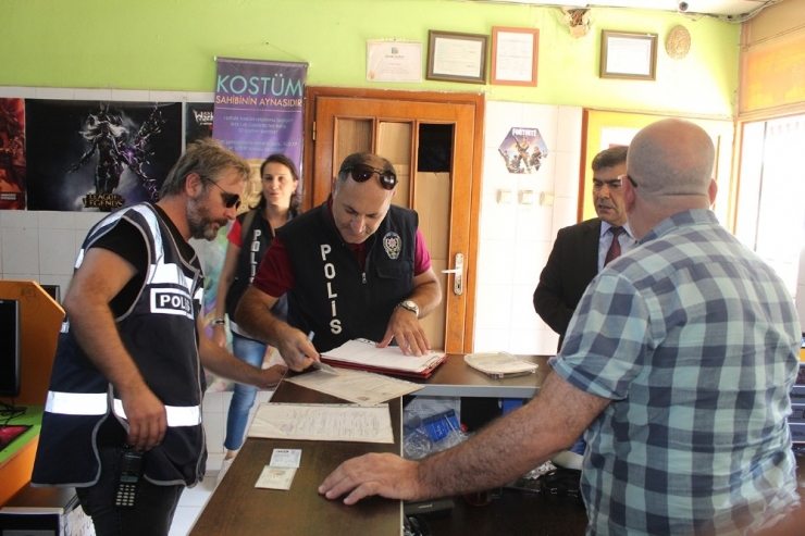 Antalya Emniyetinden Okullar Çevresinde Denetim