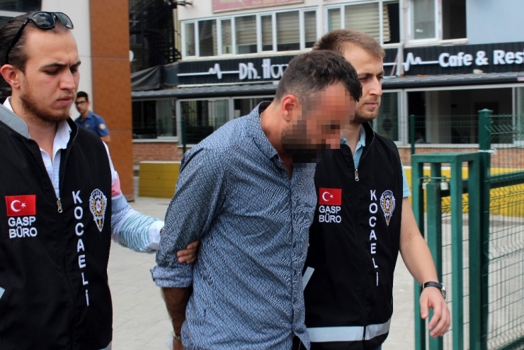 Turisti Otoyolda İndirip Parasını Gasp Eden Taksici Yakalandı