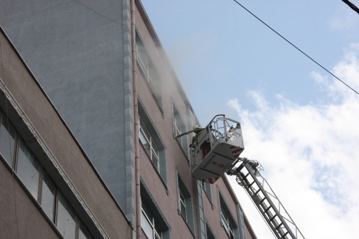 Kağıthane’de Yangın Paniği