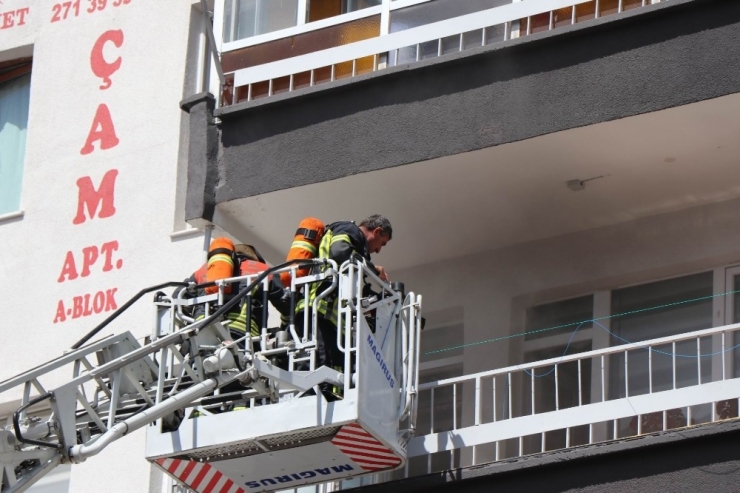 Evde Çıkan Çıkan Yangın Korkuttu