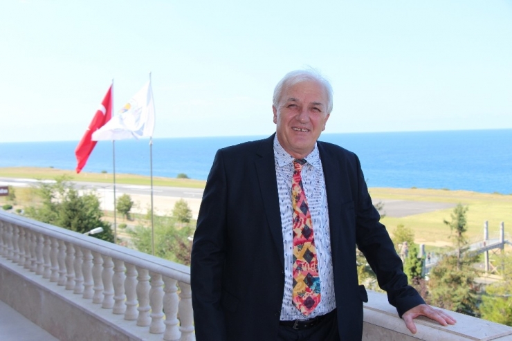 Prof. Dr. Adnan Erkuş Avrasya Üniversitesi Ailesine Katıldı