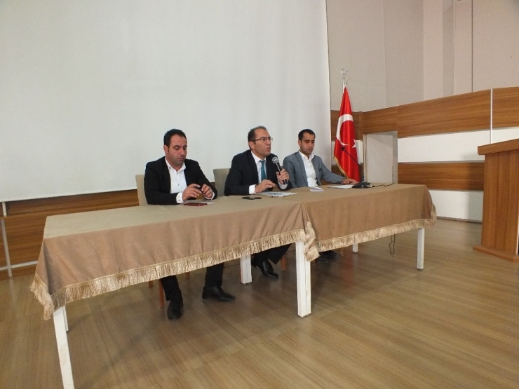 Malazgirt’te Okul Müdürleri Toplantısı