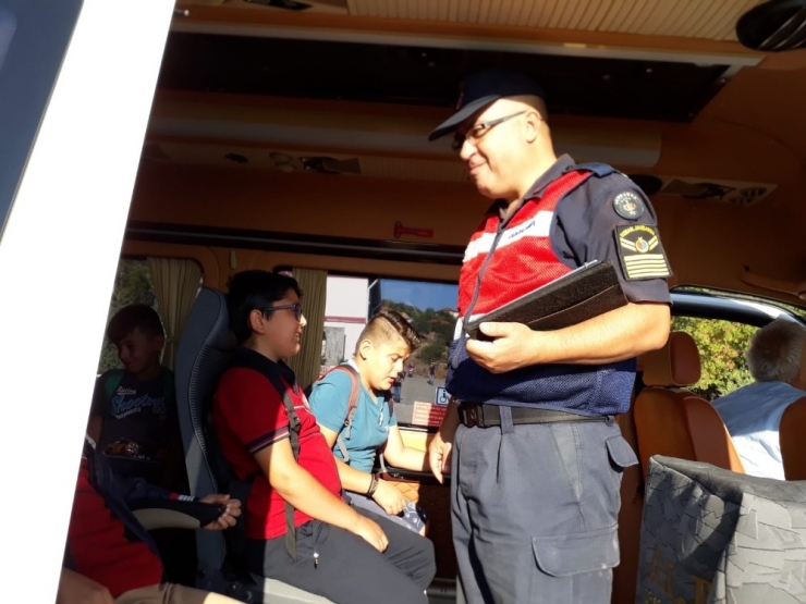 Jandarma’dan Servis Araçlarına 6 Bin 816 Tl Ceza