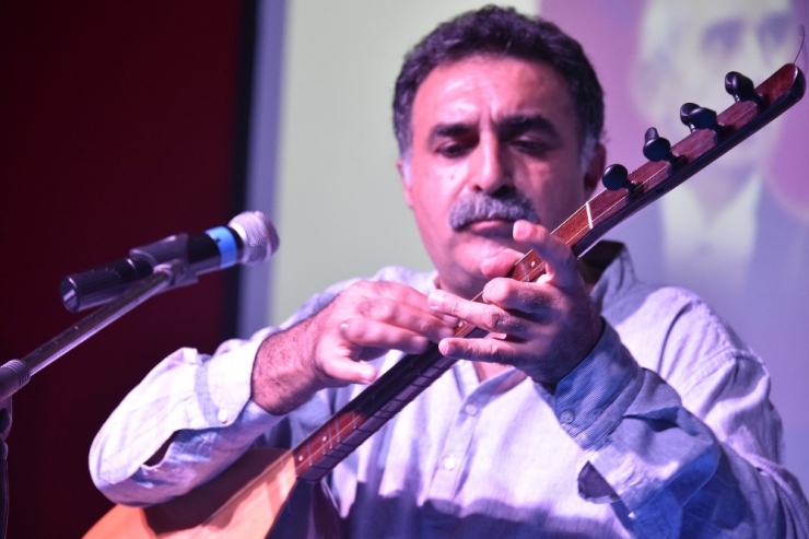 Erdal Erzincan’dan 20 Yıl Sonra Gümüşhane’de Muhteşem Konser