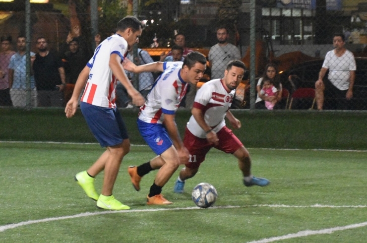 Aliağa’da 9 Eylül Kupasının Sahibi Karakuzu Oldu