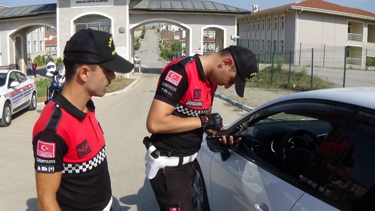 Jandarma Kuş Uçurtmuyor