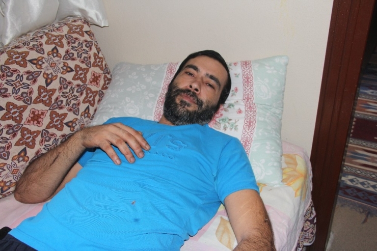 Bacağına Beton Düşen Gencin Hayatı Karardı