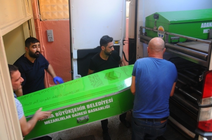 Eşi Tarafından Öldürülen Kadının Cenazesi Alındı