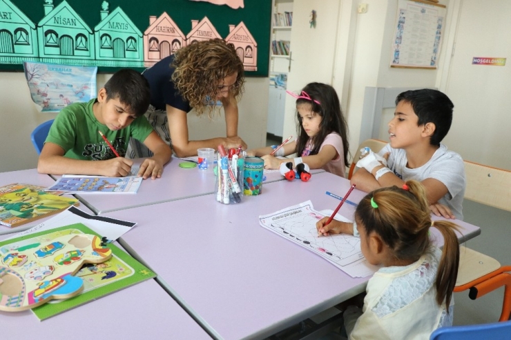 Okula Hastanede Başladılar