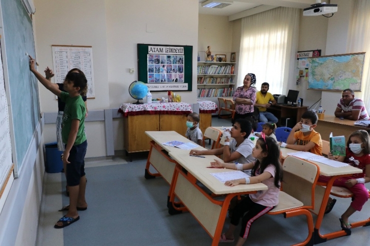 Okula Hastanede Başladılar