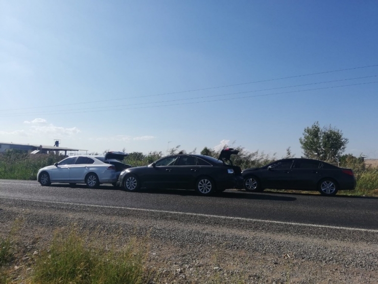 Ak Parti Konvoyunda Kaza: 2 Milletvekili Hafif Yaralı