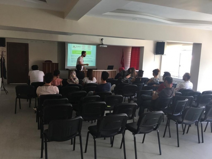 Aslanapa’da Görev Yapan 17 Öğretmen Sertifika Aldı