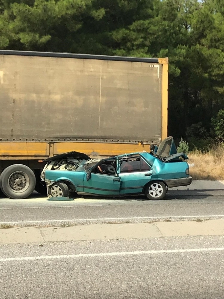 Otomobil Tırın Altına Girdi: 1 Yaralı