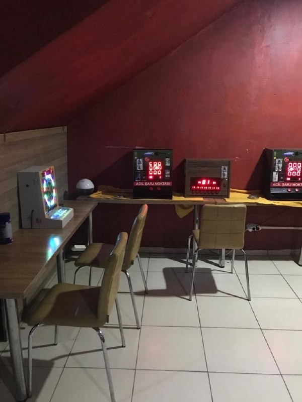 Polis Görünümü Değiştirilmiş Kumar Makinelerini Buldu