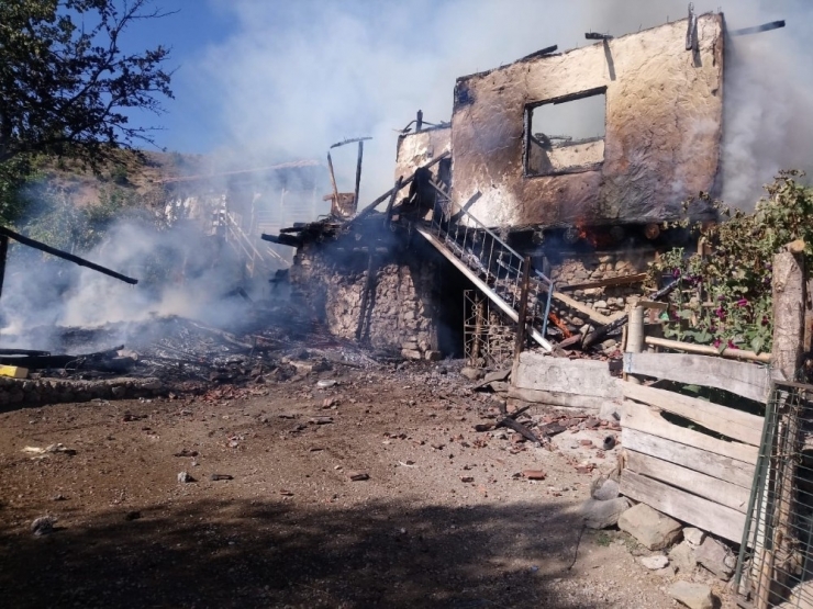 Eldivan’da Ev Yangını