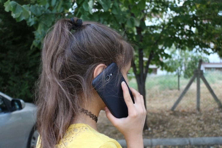 Çocuğa Yeter Ki Sussun Diye Bilgisayar, Tablet Vermeyin