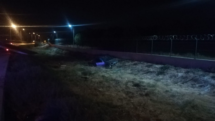 Otomobil Şarampole Uçtu: 1 Ölü, 1 Yaralı