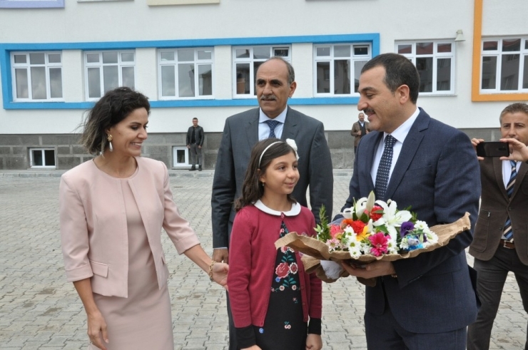 Kars’ta 65 Bin Öğrenci İçin Zil Çaldı