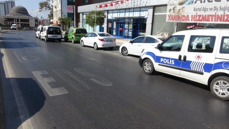 Kartal’da Markette Silahlı Soygun