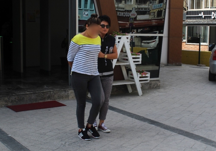 Masaj Salonu Derneğine Fuhuş Operasyonu