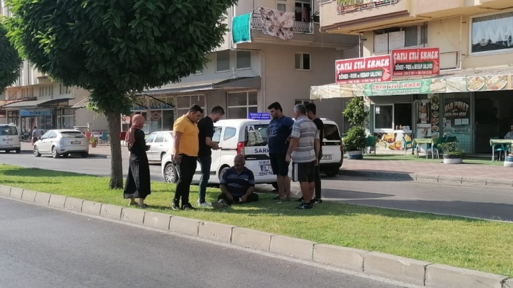 Çocuğa Çarpmayayım Derken Kendisi Yaralandı