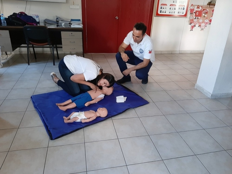 Kreş Öğretmenlerine İlkyardım Eğitimi