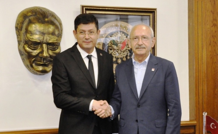 Başkan Özcan, 150 Günlük Faaliyet Raporunu Kılıçdaroğlu’na Sundu