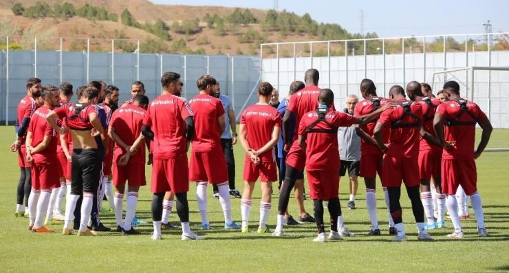 Hakan Arslan: “Başakşehir’i Yenmemiz Lazım”