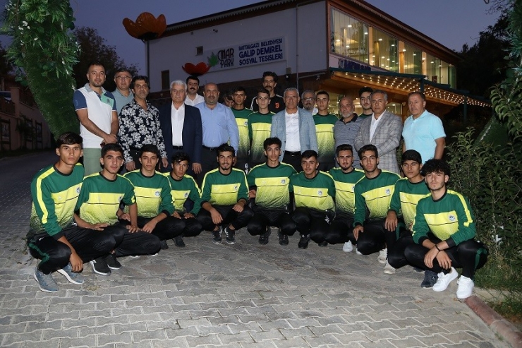 Başkan Güder, Battalgazi Belediyespor Oyuncuları İle Buluştu