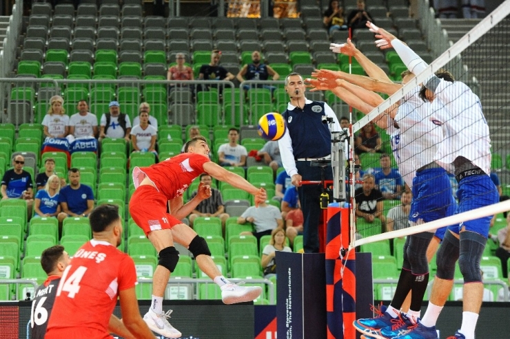 Filenin Efeleri, Rusya’ya Mağlup Oldu