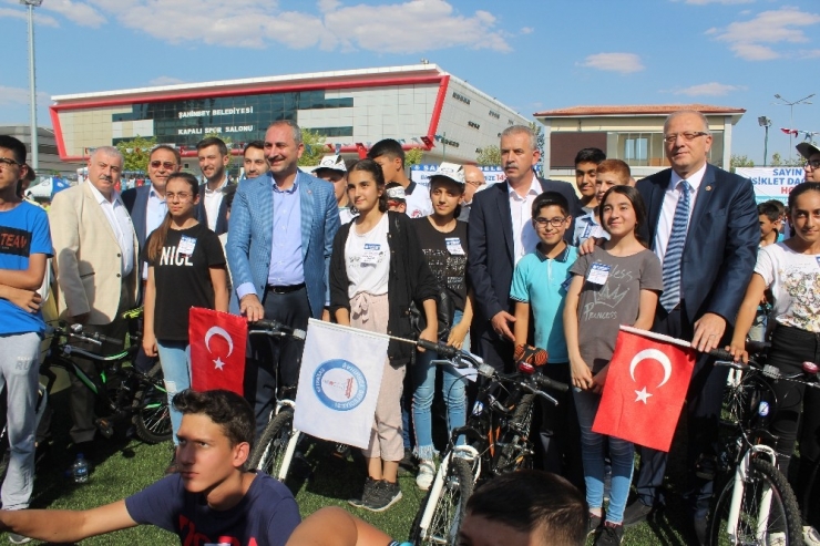 Adalet Bakanı Gül’den Diyarbakır’a Eylem Yapan Annelere Destek