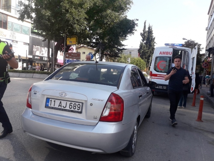 Bilecik’te Otomobilin Çarptığı Öğrenci Yaralandı