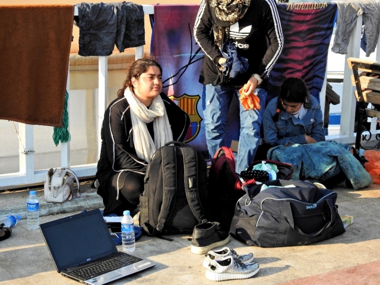 Çeşme’de 95 Düzensiz Göçmen Ölümden Döndü