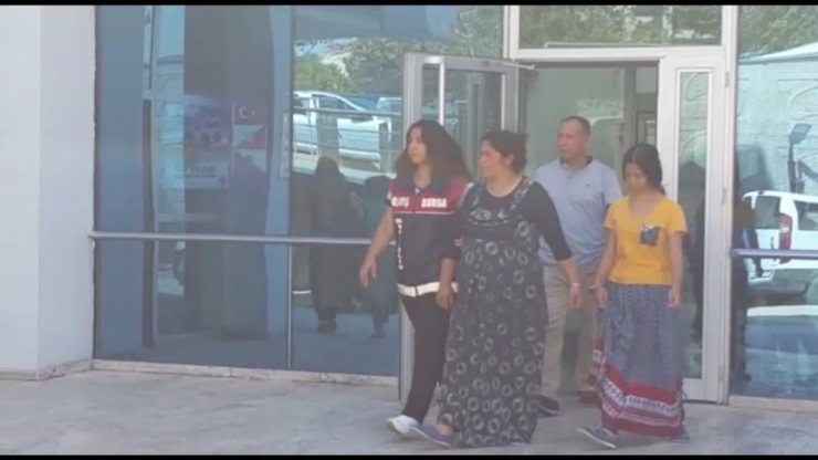 Çaldıkları Altınları Paylaşırken Kameraya Yakalandılar