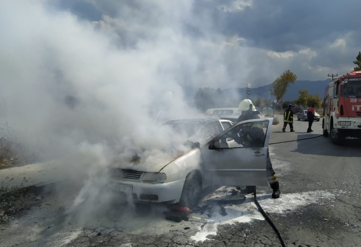 Seyir Halindeki Araç Alev Alev Yandı