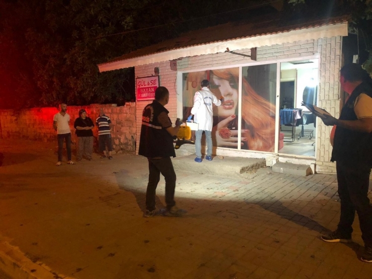 Kafasını Poşet Geçirip Bayan Kuaförünü Kurşunladı