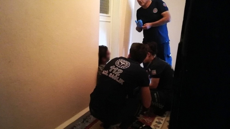 Fazla İlaç İçip Zehirlenen Genç Son Anda Kurtarıldı