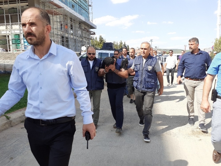 4 Kişinin Öldüğü Otopark Kavgasına 5 Gözaltı