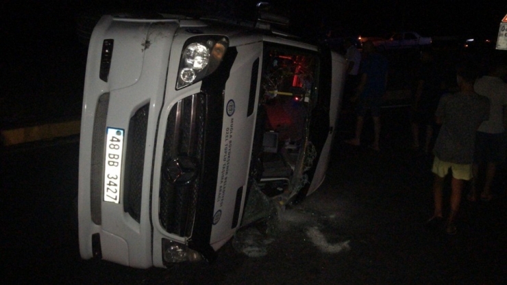 Kaza Yapan Araçlar Yoldan Kaldırıldı