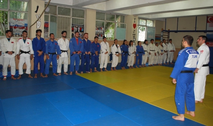 İşitme Engelli Judocular Avrupa Şampiyonası’na Manisa’da Hazırlanıyor