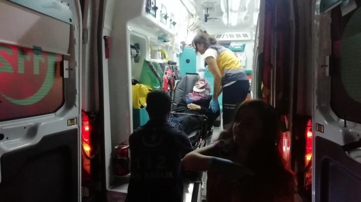 Kırmızı Işık İhlali Kazaya Neden Oldu: 3 Yaralı