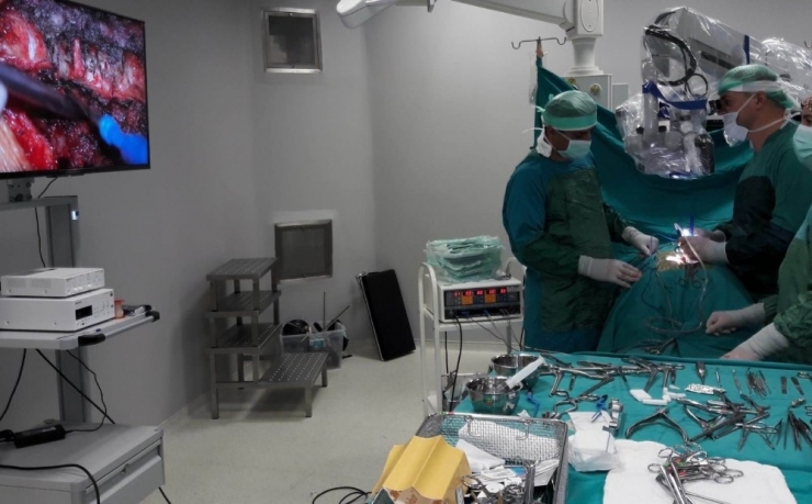 Topallayarak Geldiği Hastanede Sağlığına Kavuştu